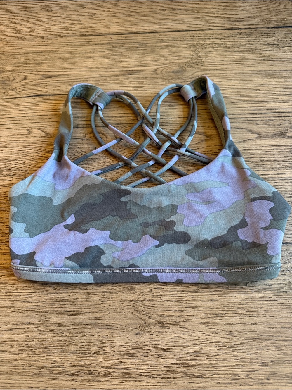 lululemon athletica Camo Strappy Sports Bra Size 2